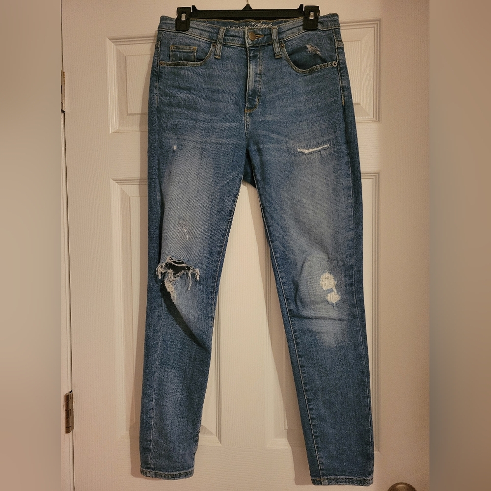 Universal Thread Women's Light Blue Distressed Skinny Jeans